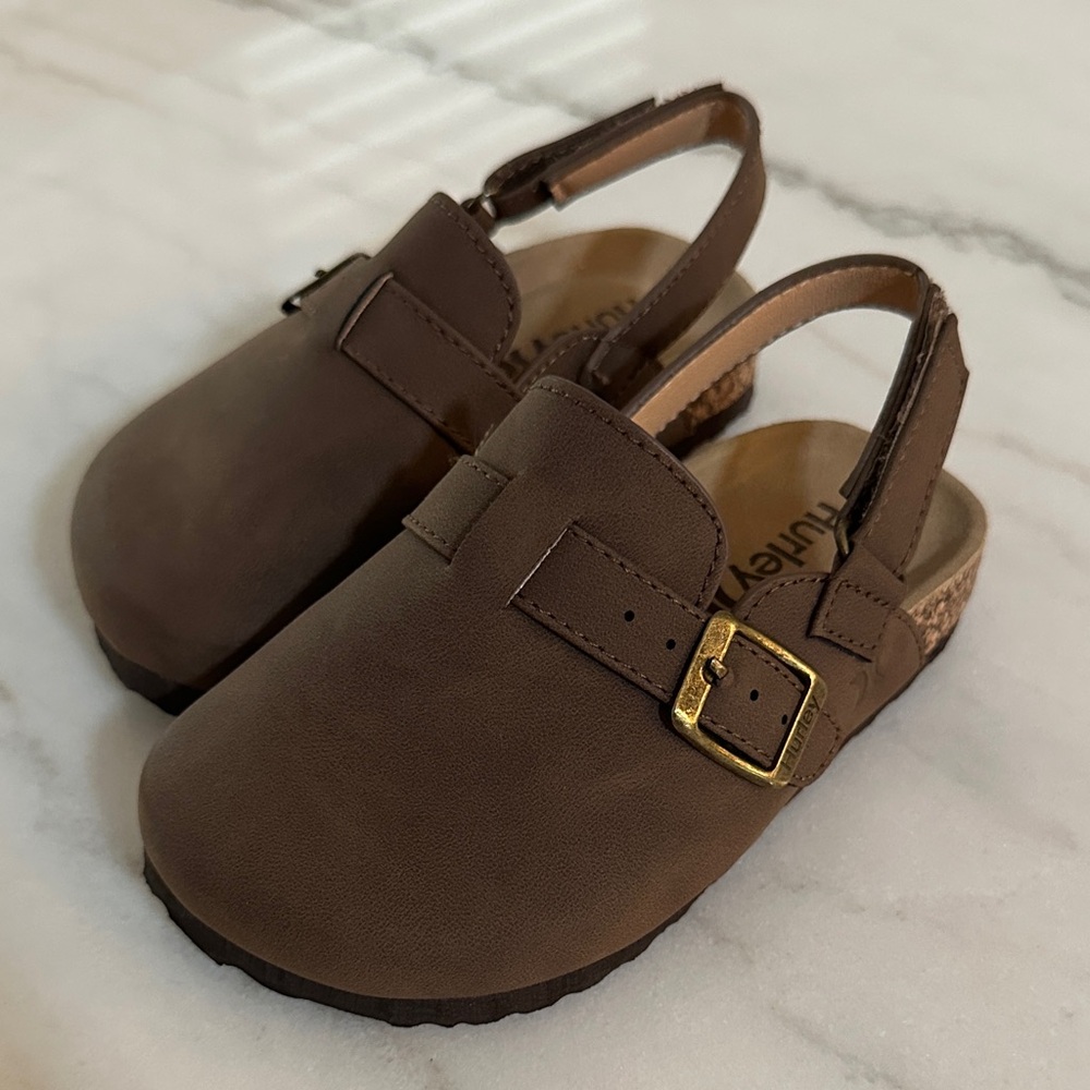 Hurley Brown Kids Slippers with Buckle